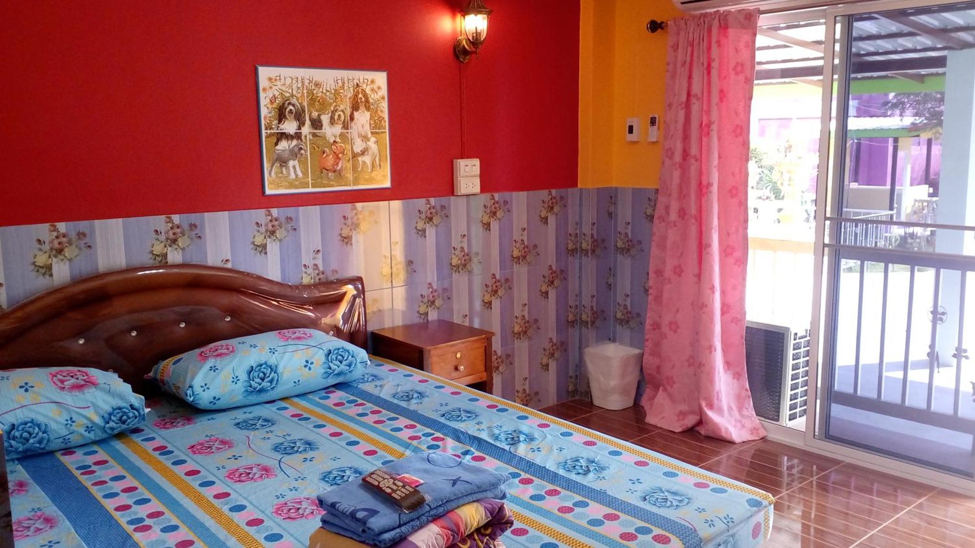Rueangsrisiri Guesthouse 2 Sukhothai Bilik gambar
